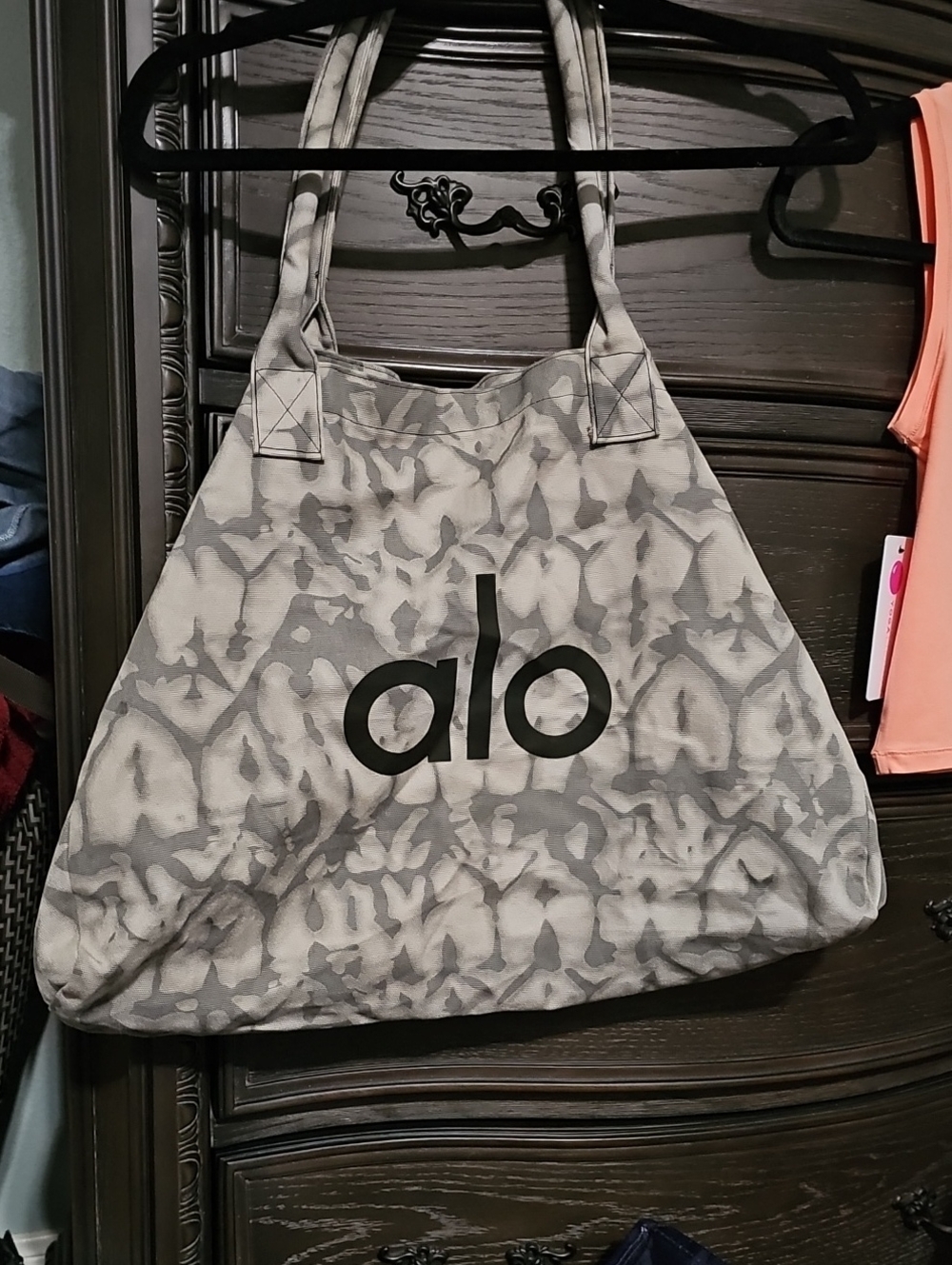 ALO Yoga Women's Gray Patterned Tote Bag NWOT